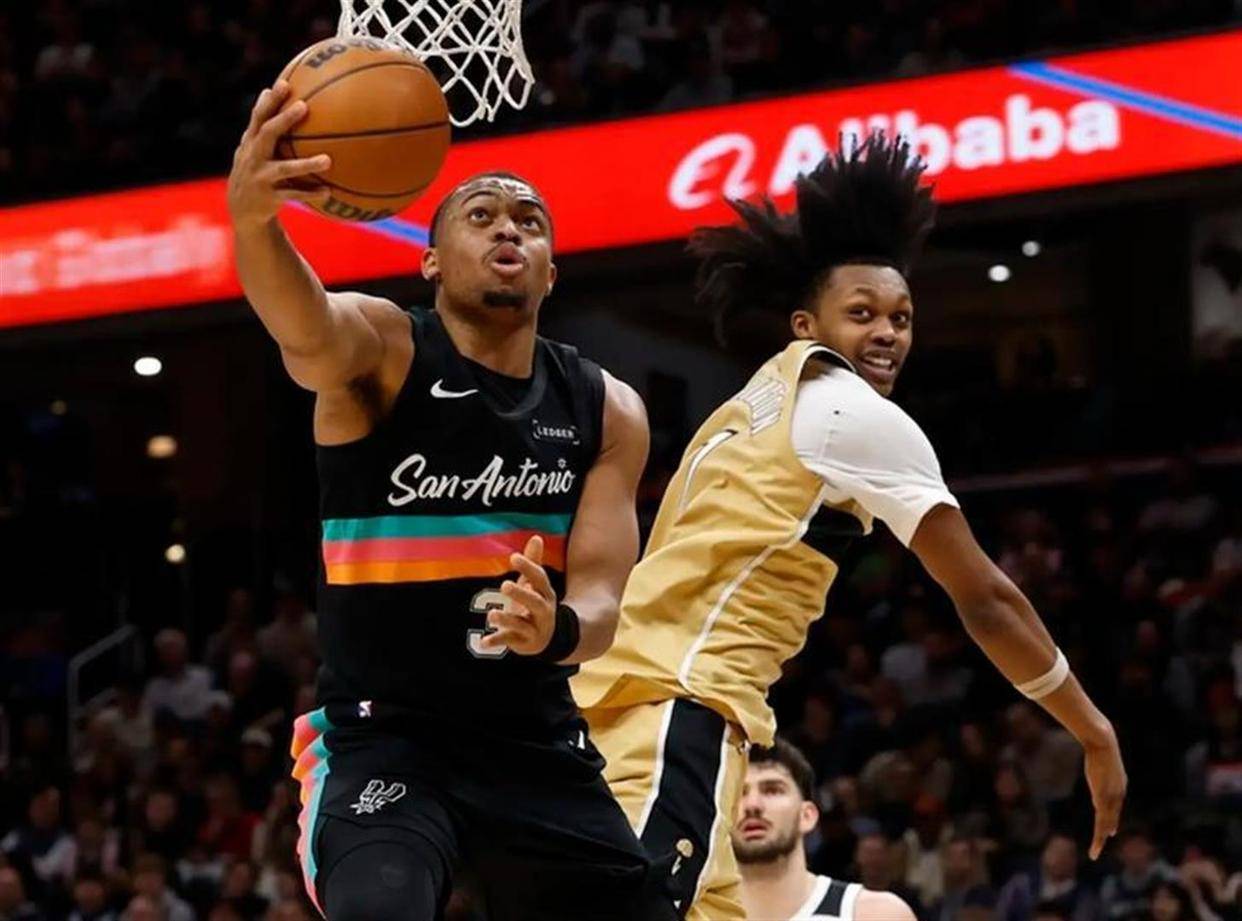 包含圣安东尼奥马刺冲刺阶段战术微调,志在CBA常规赛名次提升,震撼外界,资深球员宣示担当的词条-一竞技登录